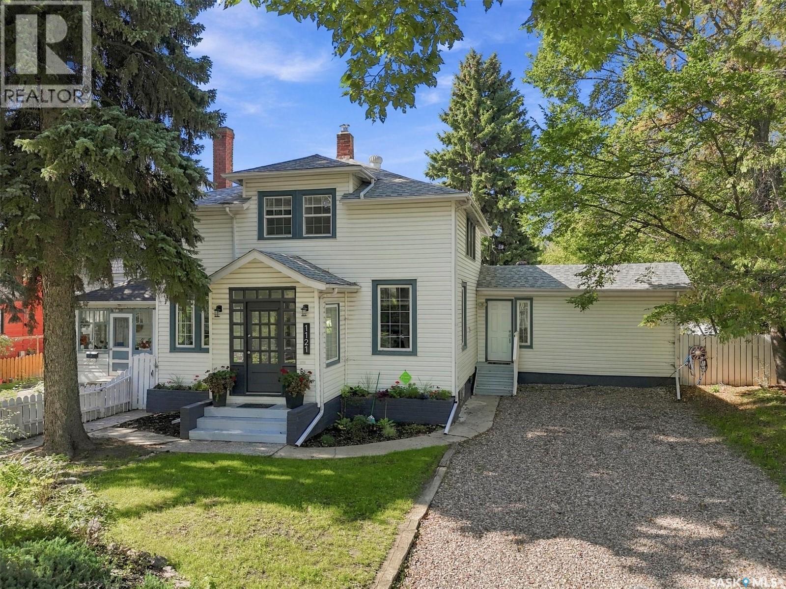 1121 B AVENUE N, saskatoon, Saskatchewan