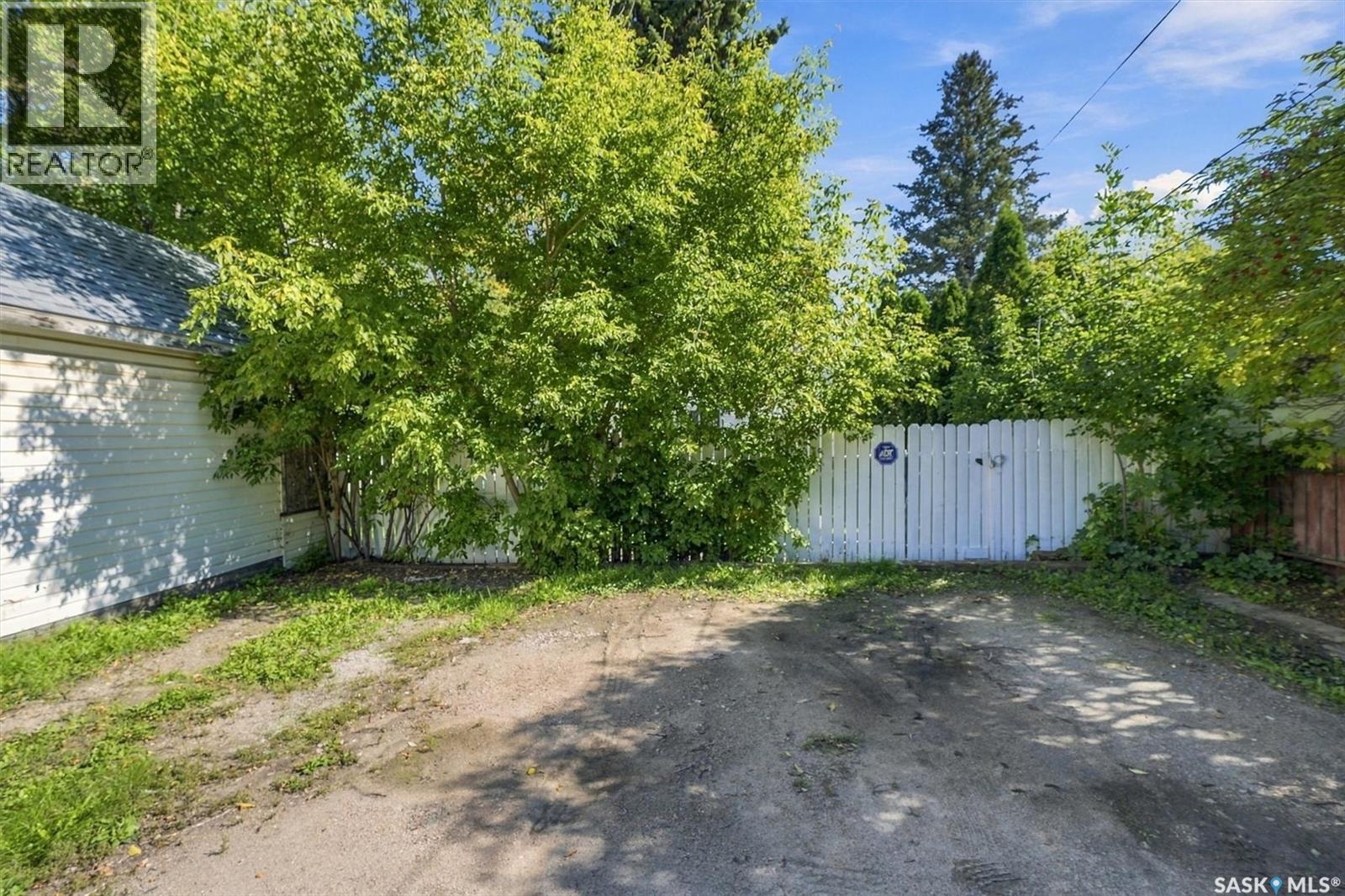 1121 B Avenue N, Saskatoon, Saskatchewan  S7L 1G2 - Photo 49 - SK049147
