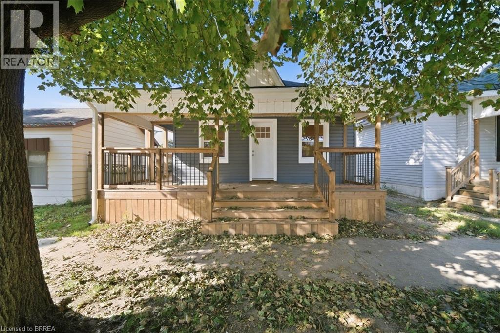 140 Pearl Street, Brantford, Ontario  N3T 3T2 - Photo 2 - 40863409