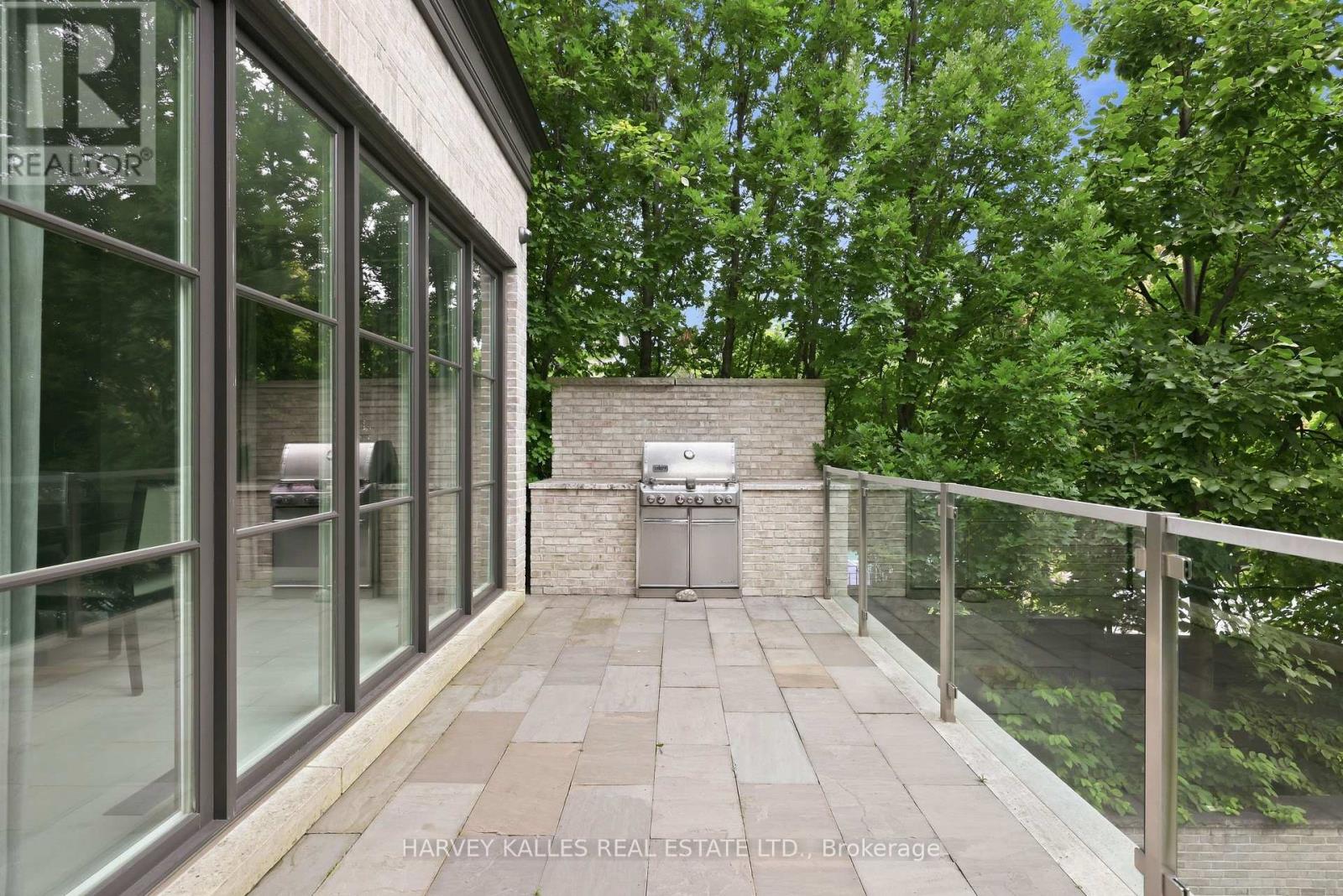 221 Dunvegan Road, Toronto, Ontario  M5P 2P3 - Photo 14 - C13816180