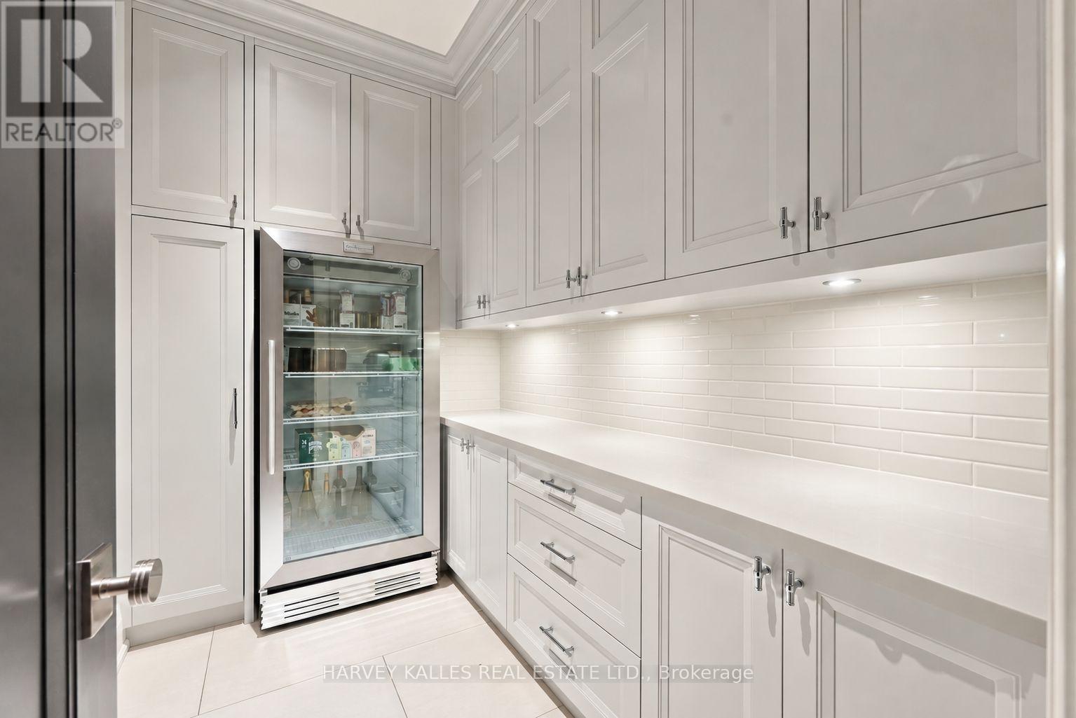 221 Dunvegan Road, Toronto, Ontario  M5P 2P3 - Photo 15 - C13816180