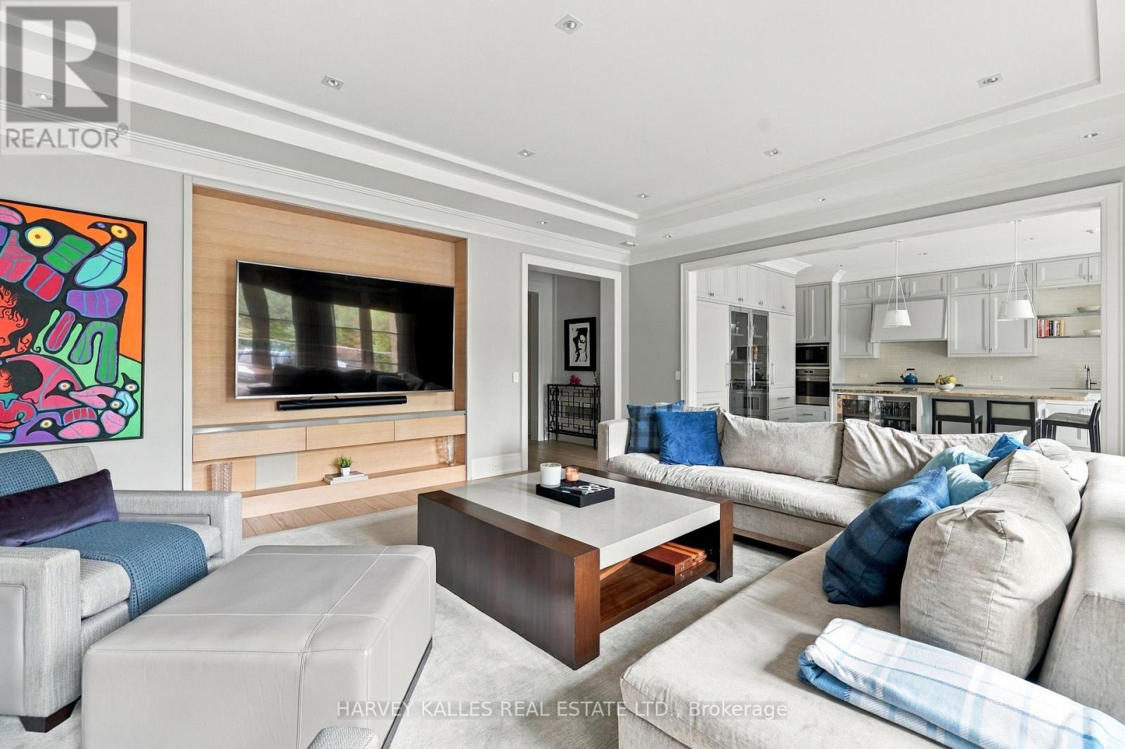 221 Dunvegan Road, Toronto, Ontario  M5P 2P3 - Photo 17 - C13816180