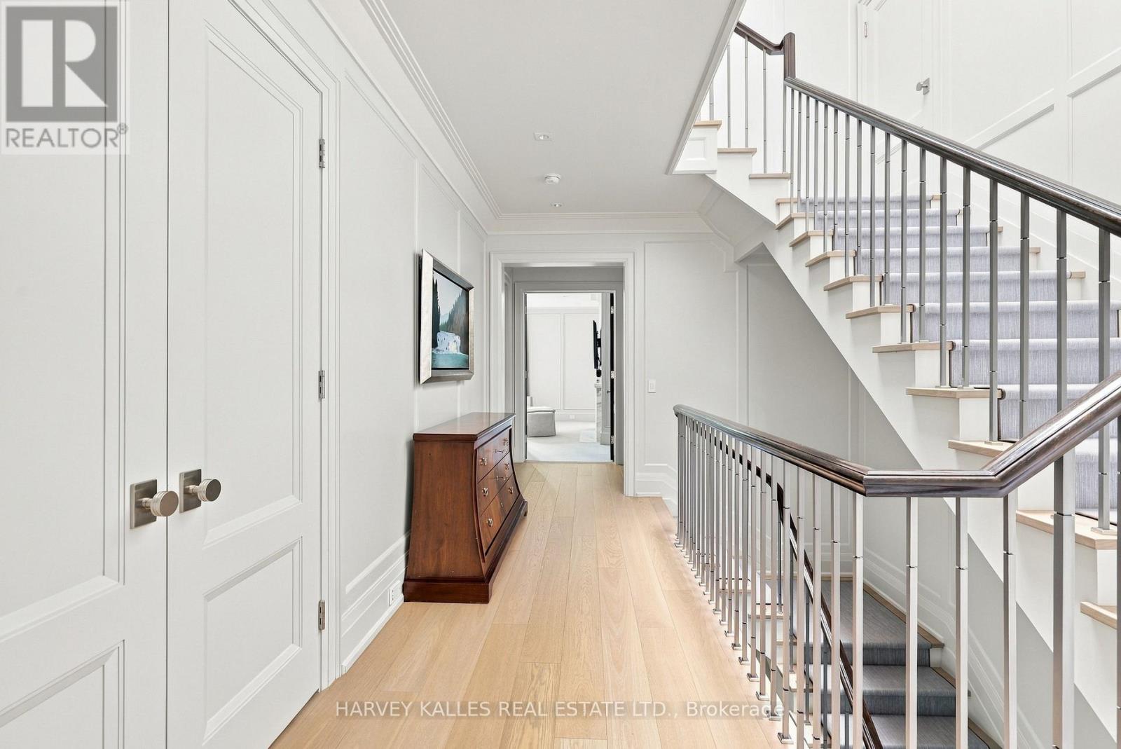 221 Dunvegan Road, Toronto, Ontario  M5P 2P3 - Photo 19 - C13816180