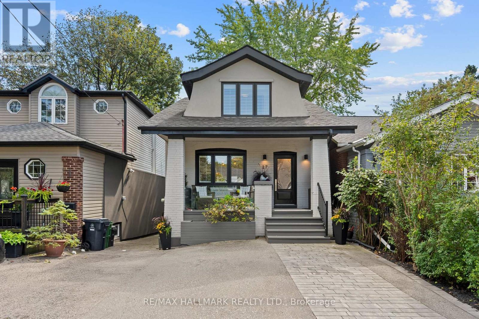 17 BEACHDALE AVENUE, Toronto, Ontario