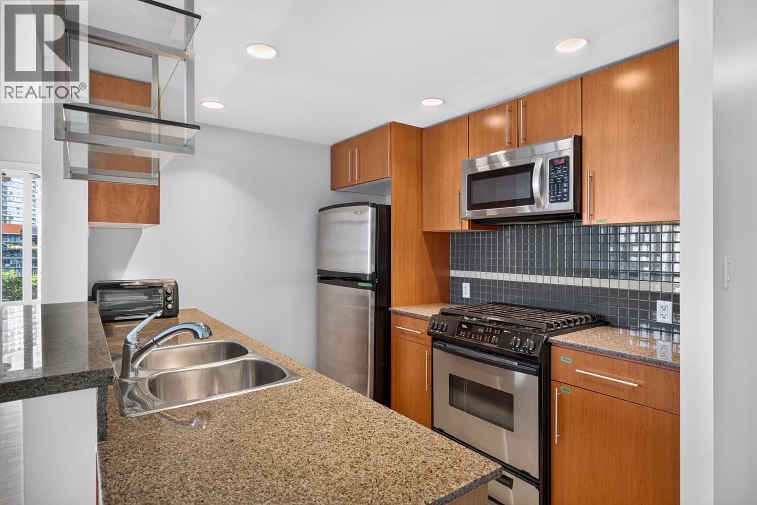906 455 Beach Crescent, Vancouver, British Columbia  V6Z 3E5 - Photo 4 - R3168388