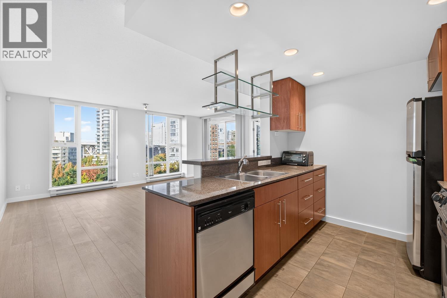 906 455 Beach Crescent, Vancouver, British Columbia  V6Z 3E5 - Photo 6 - R3168388