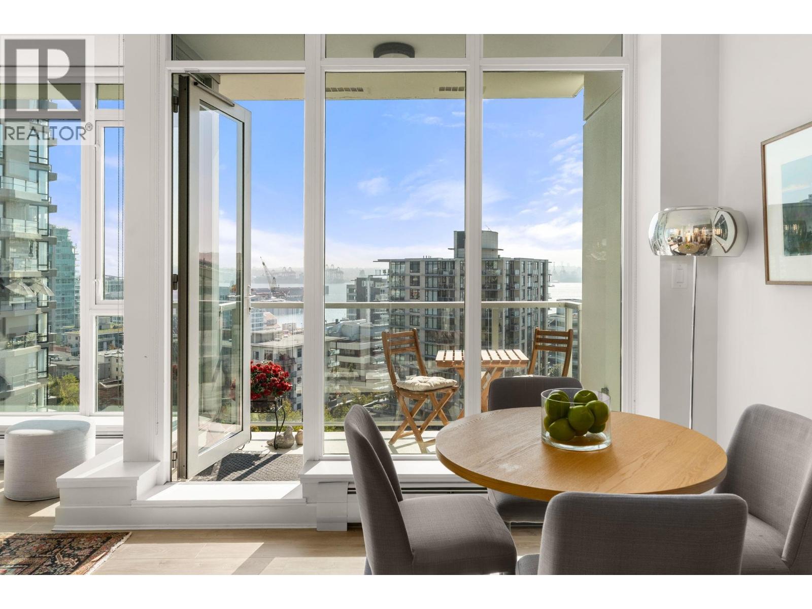 1106 175 W 2nd Street, North Vancouver, British Columbia  V7M 0A5 - Photo 2 - R3168395