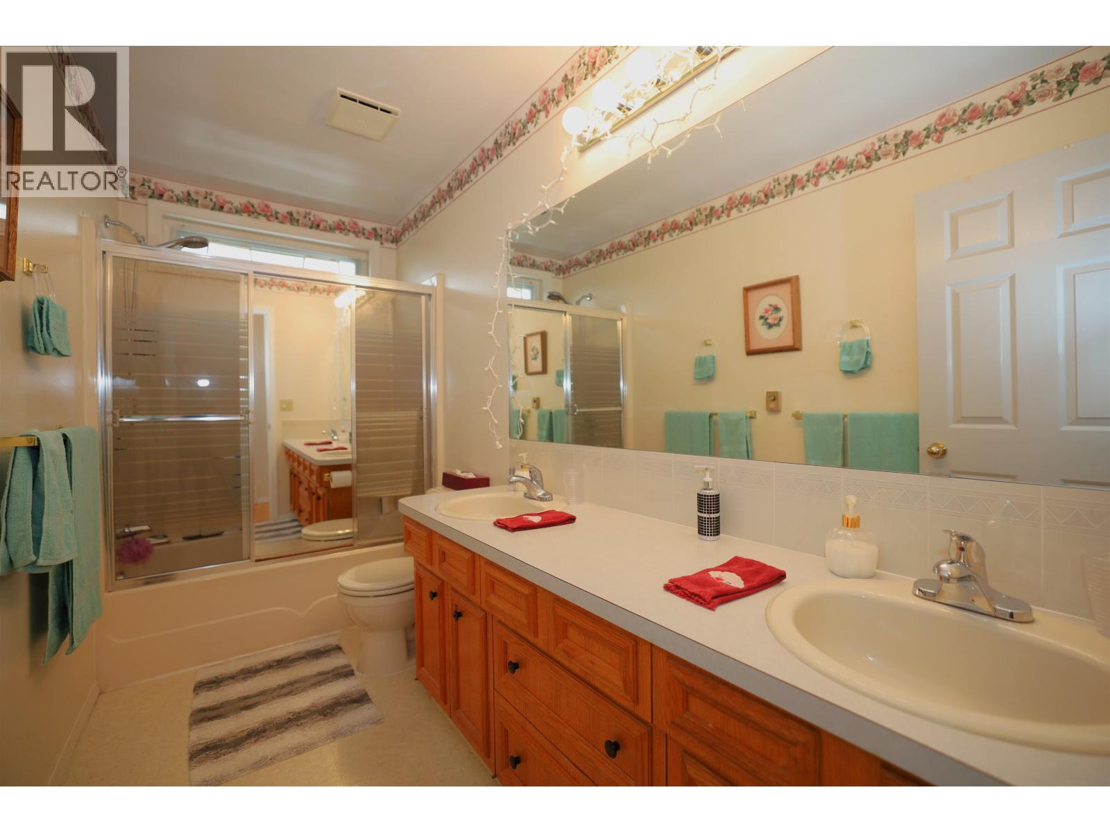 1073 Grandview Road, Gibsons, British Columbia  V0N 1V3 - Photo 15 - R3168377