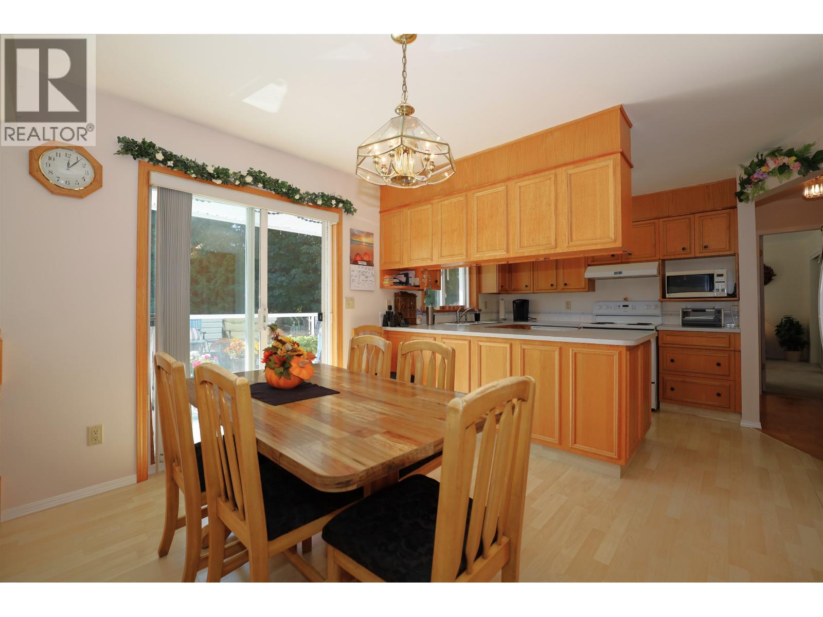 1073 Grandview Road, Gibsons, British Columbia  V0N 1V3 - Photo 19 - R3168377