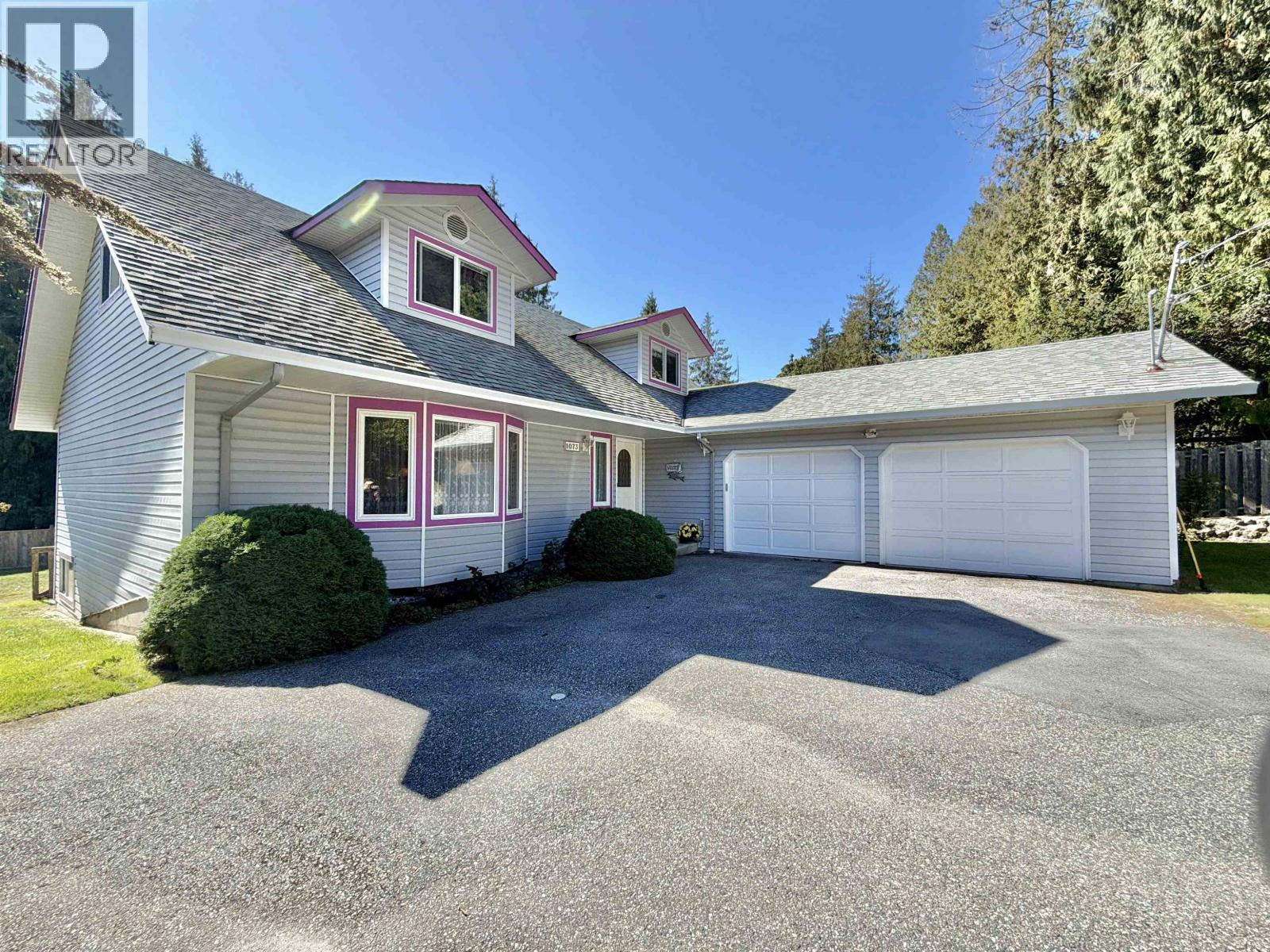 1073 Grandview Road, Gibsons, British Columbia  V0N 1V3 - Photo 29 - R3168377