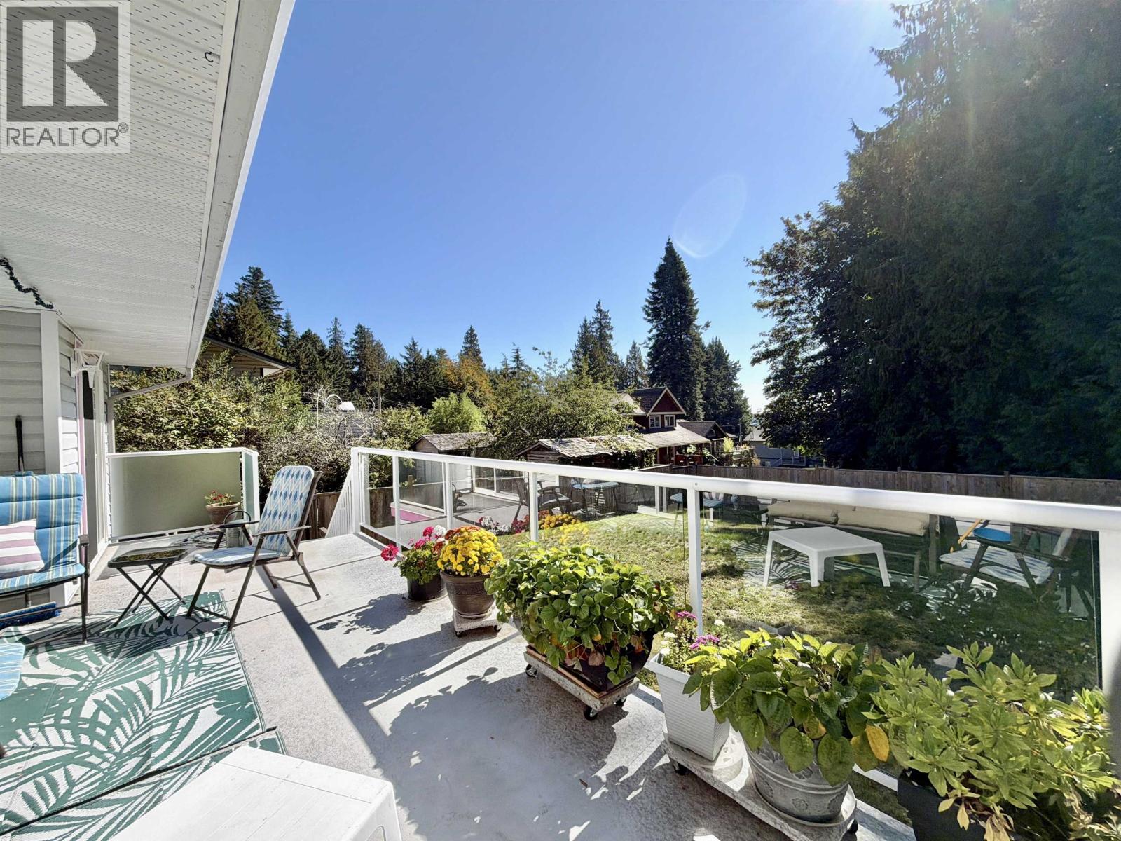 1073 Grandview Road, Gibsons, British Columbia  V0N 1V3 - Photo 4 - R3168377