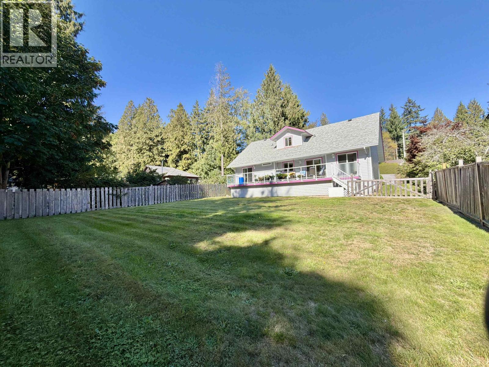 1073 Grandview Road, Gibsons, British Columbia  V0N 1V3 - Photo 7 - R3168377