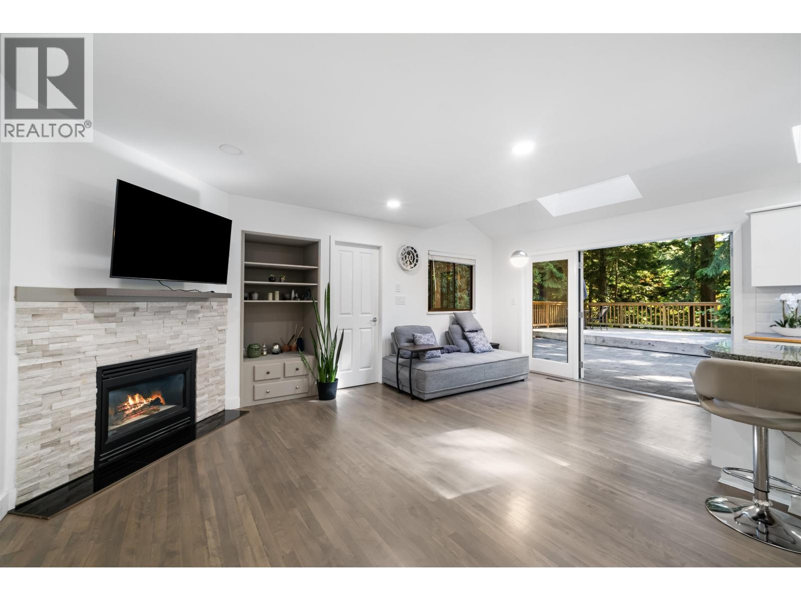 5520 Huckleberry Lane, North Vancouver, British Columbia  V7R 4N8 - Photo 11 - R3168392