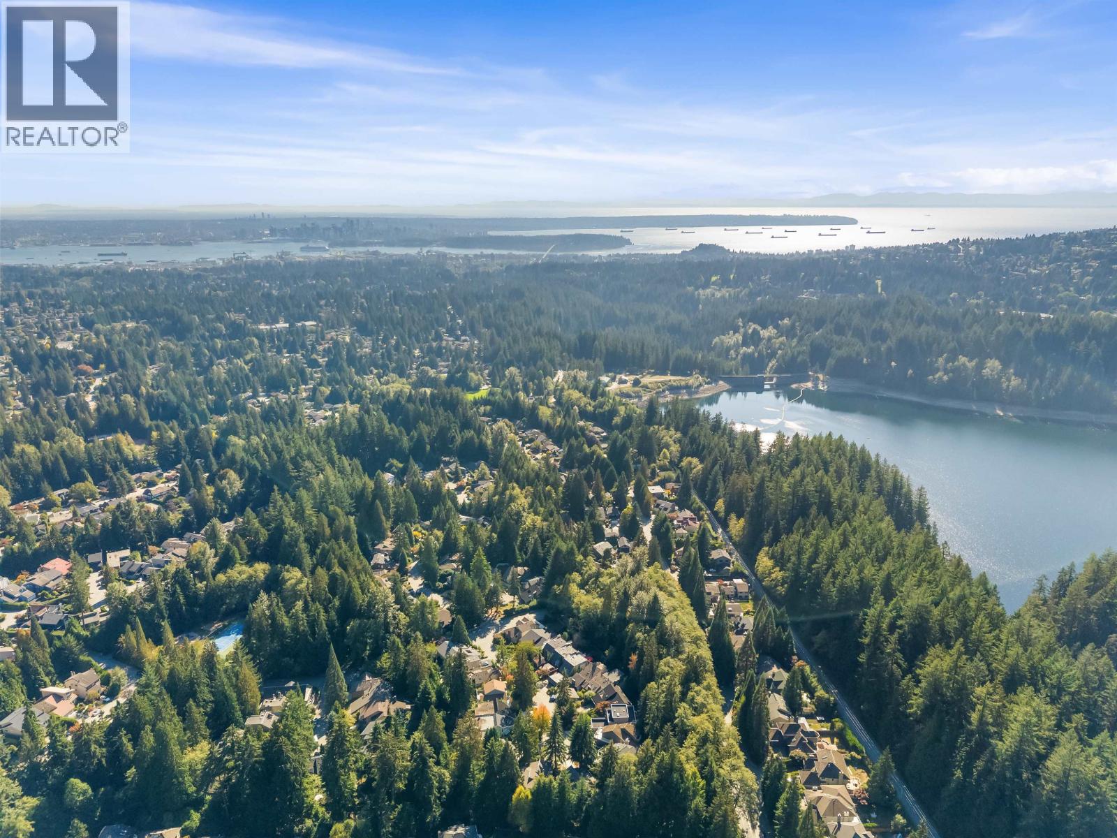 5520 Huckleberry Lane, North Vancouver, British Columbia  V7R 4N8 - Photo 40 - R3168392