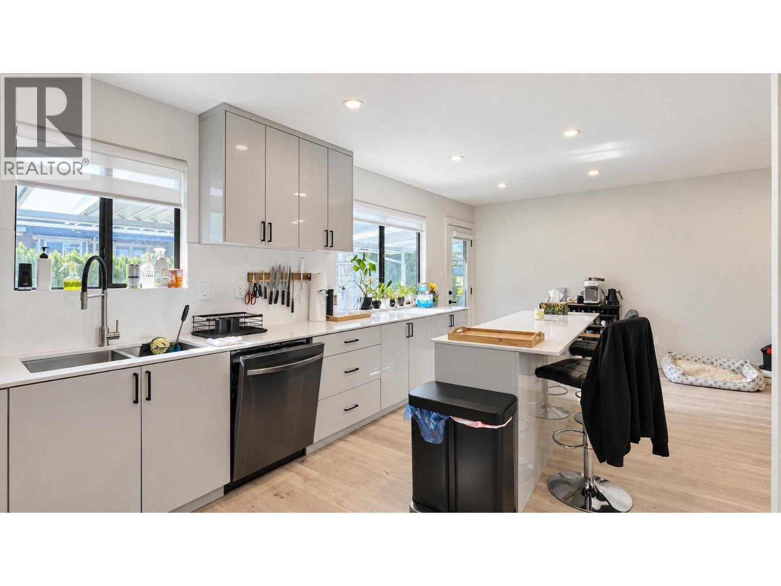 5298 Schou Street, Burnaby, British Columbia  V5G 4L1 - Photo 10 - R3168409