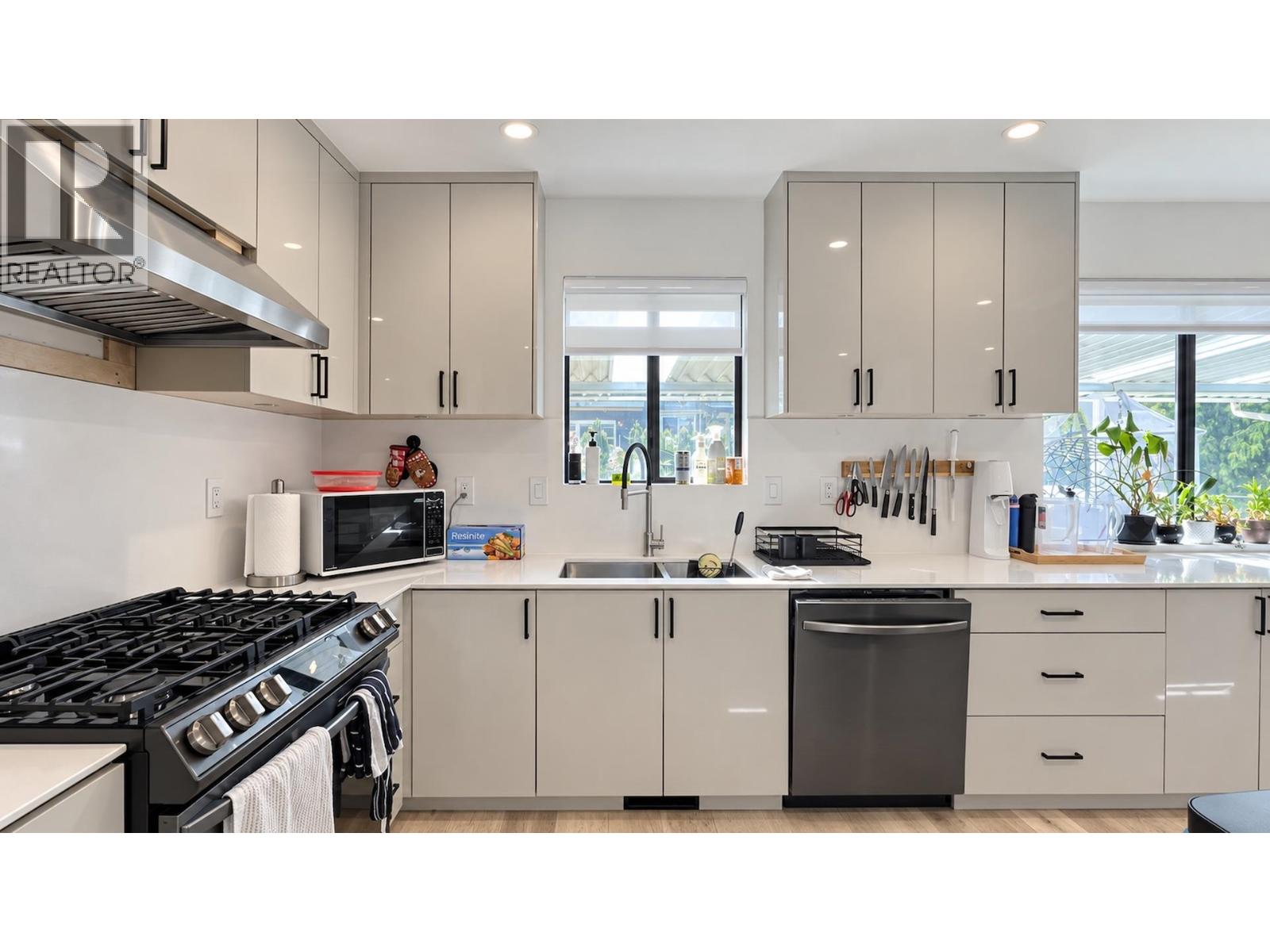 5298 Schou Street, Burnaby, British Columbia  V5G 4L1 - Photo 9 - R3168409