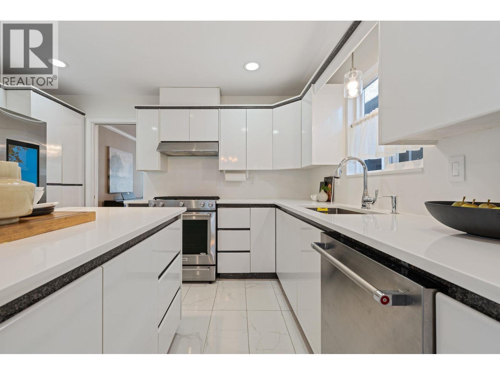 1154 Harold Road, North Vancouver, British Columbia  V7K 1G3 - Photo 7 - R3168421