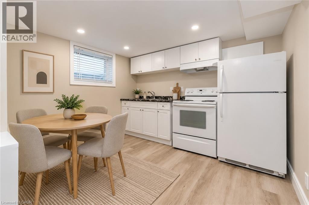 15 Edinburgh Road Unit# Lower, Kitchener, Ontario  N2B 1M4 - Photo 3 - 40865705
