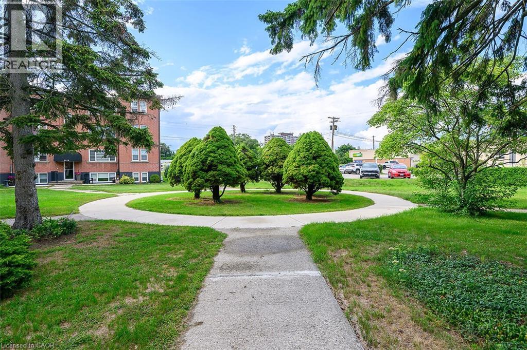 2422 New Street Unit# 9, Burlington, Ontario  L7R 1J6 - Photo 3 - 40865680