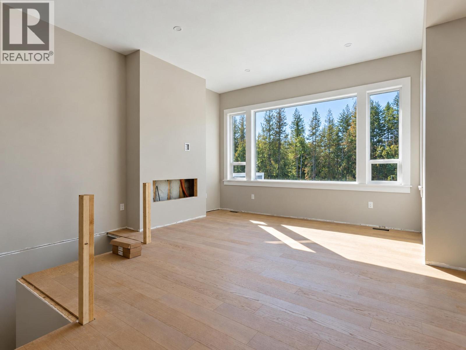 1660 8 Street SE, Salmon Arm, British Columbia  V1E 0G9 - Photo 3 - 10401034