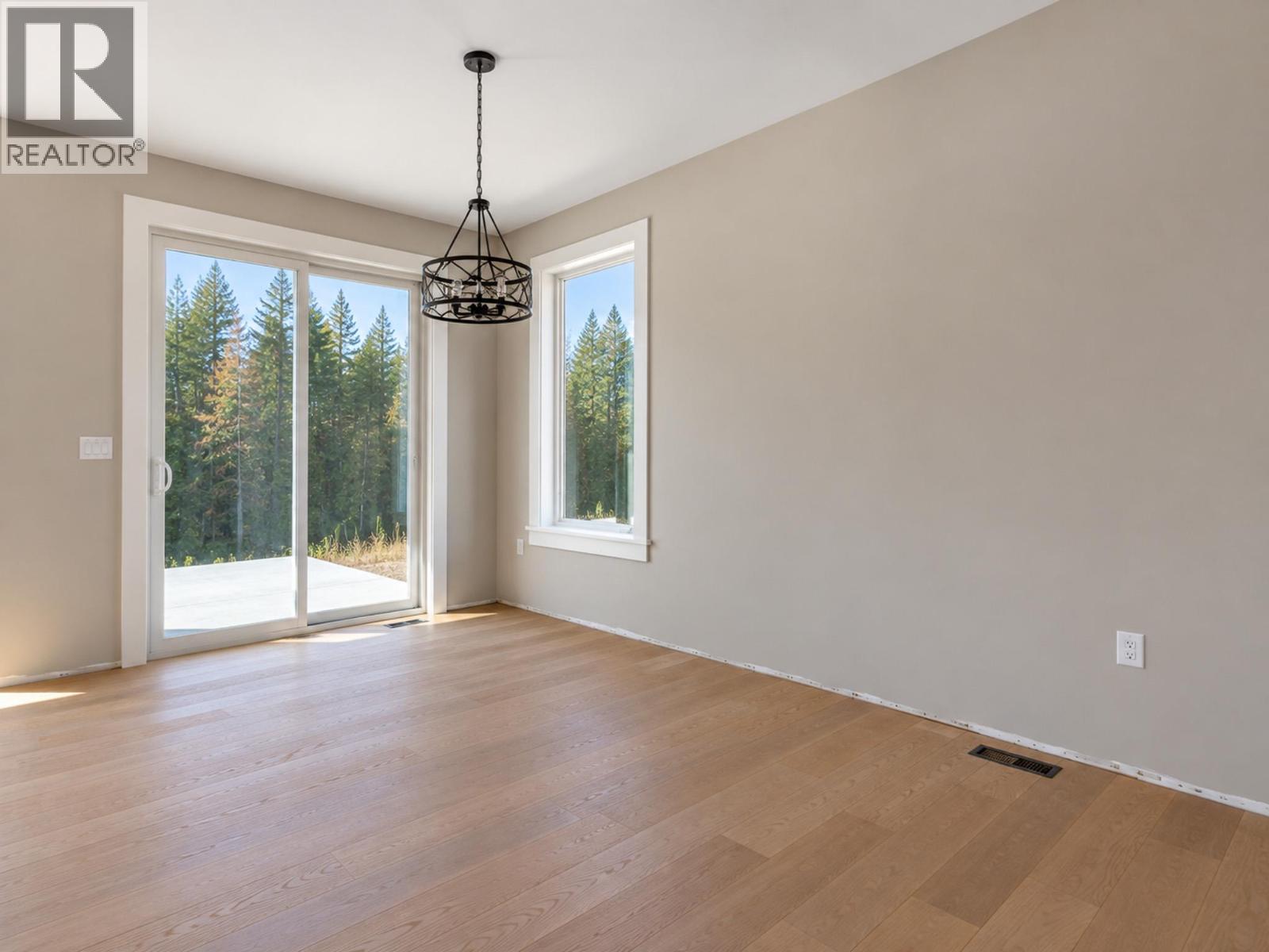 1660 8 Street SE, Salmon Arm, British Columbia  V1E 0G9 - Photo 4 - 10401034