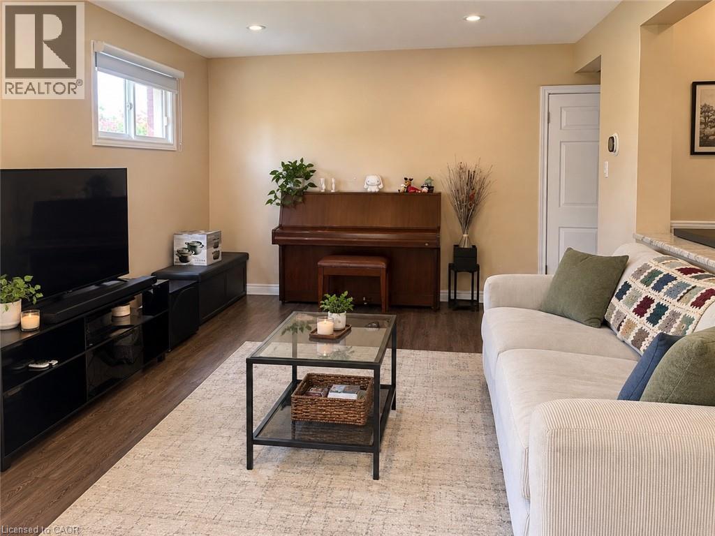 73 Larkspur Crescent, Kitchener, Ontario  N2M 4W8 - Photo 3 - 40862881