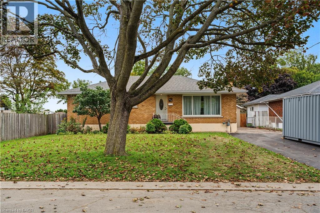 42 WOODMAN Drive, Brantford, Ontario
