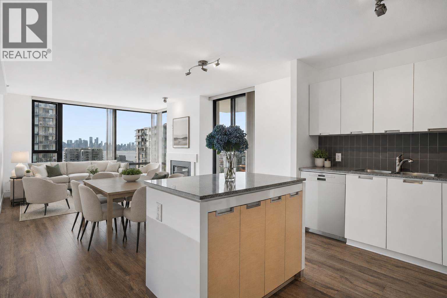 903 151 W 2ND STREET, North Vancouver, British Columbia