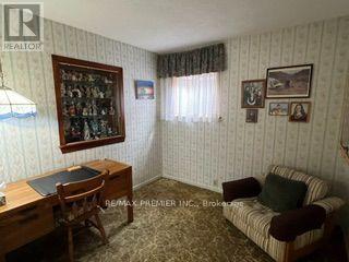 34 Rutherford Avenue, Toronto, Ontario  M6M 2C6 - Photo 13 - W13814782