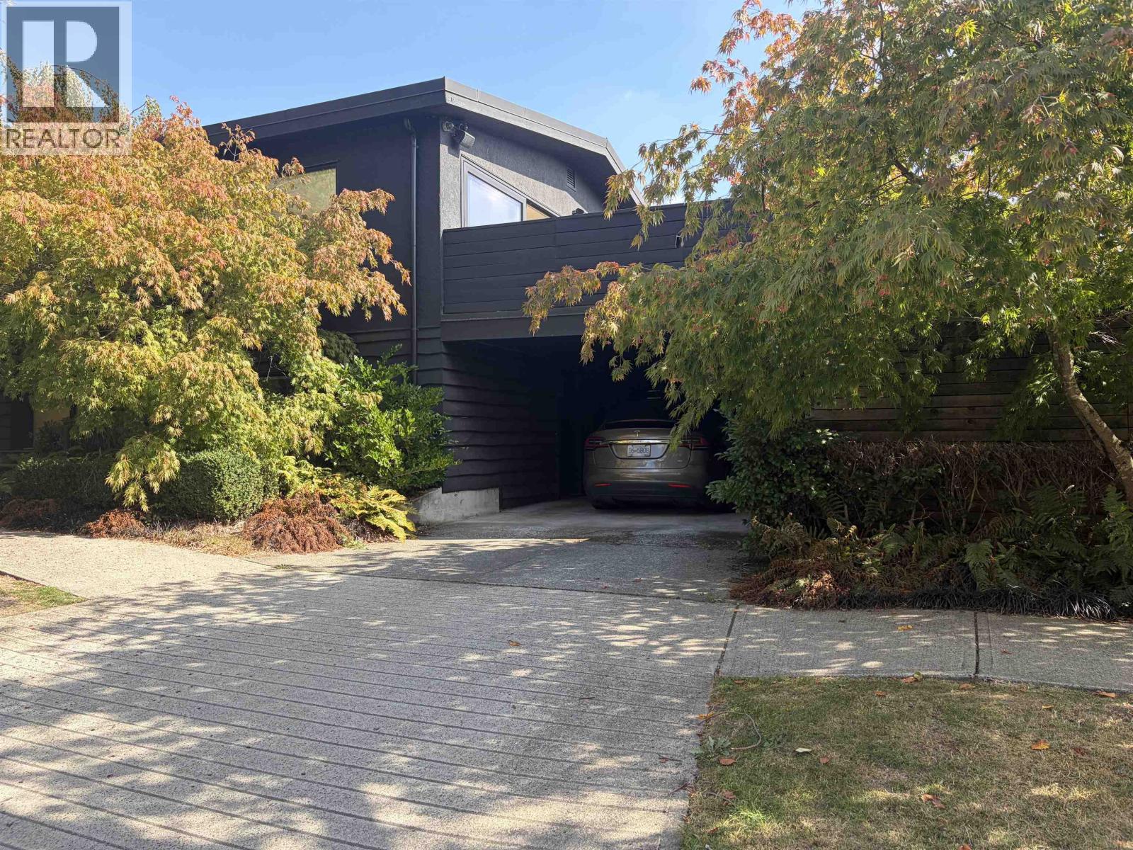 8330 Adera Street, Vancouver, British Columbia  V6P 5E5 - Photo 2 - R3167264