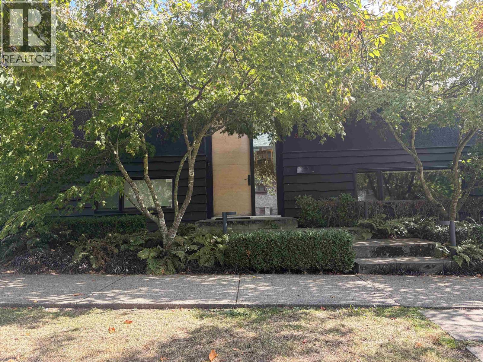 8330 Adera Street, Vancouver, British Columbia  V6P 5E5 - Photo 1 - R3167264