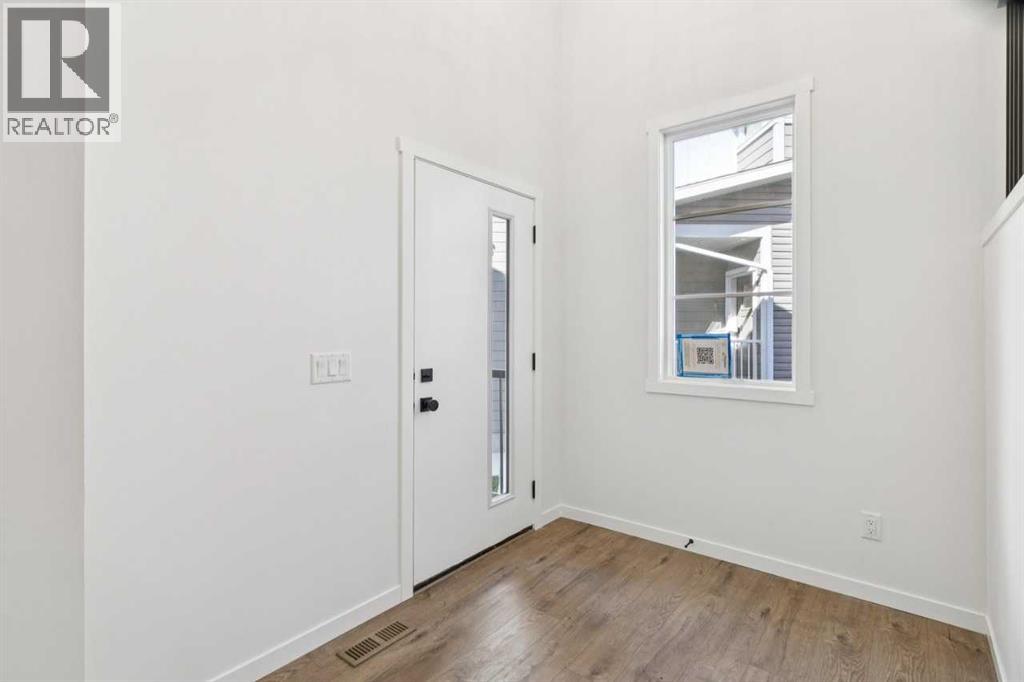 126 Walgrove Bay SE photo 4