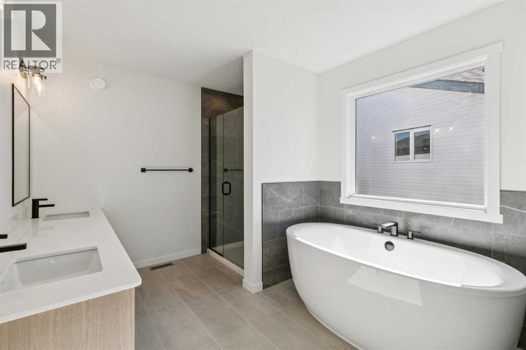 126 Walgrove Bay SE photo 31