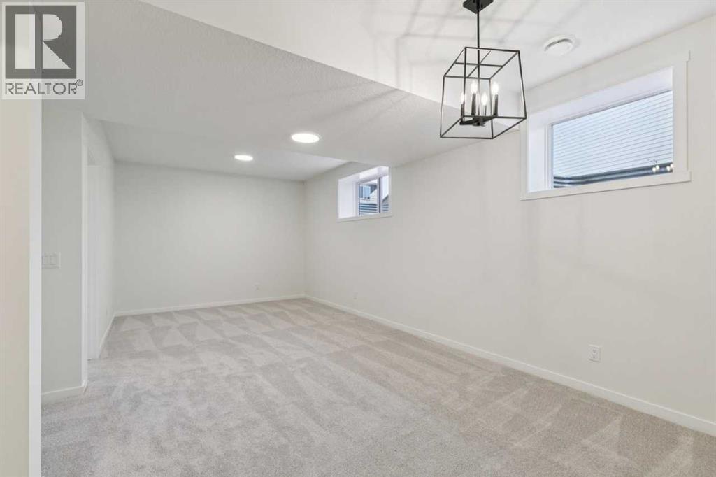 126 Walgrove Bay SE photo 43