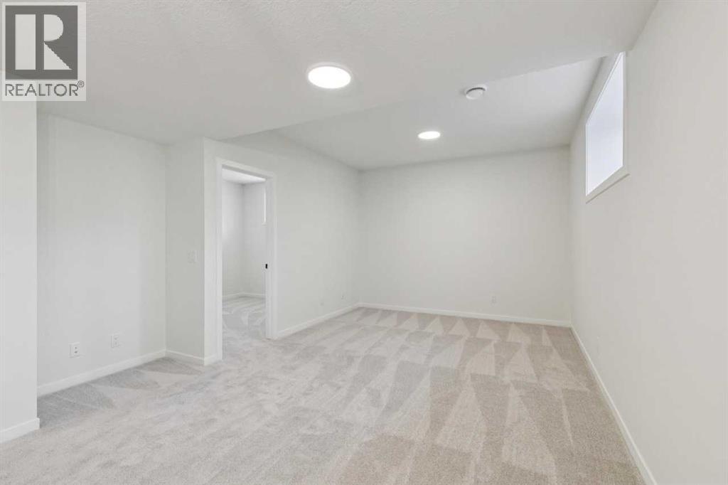 126 Walgrove Bay SE photo 44