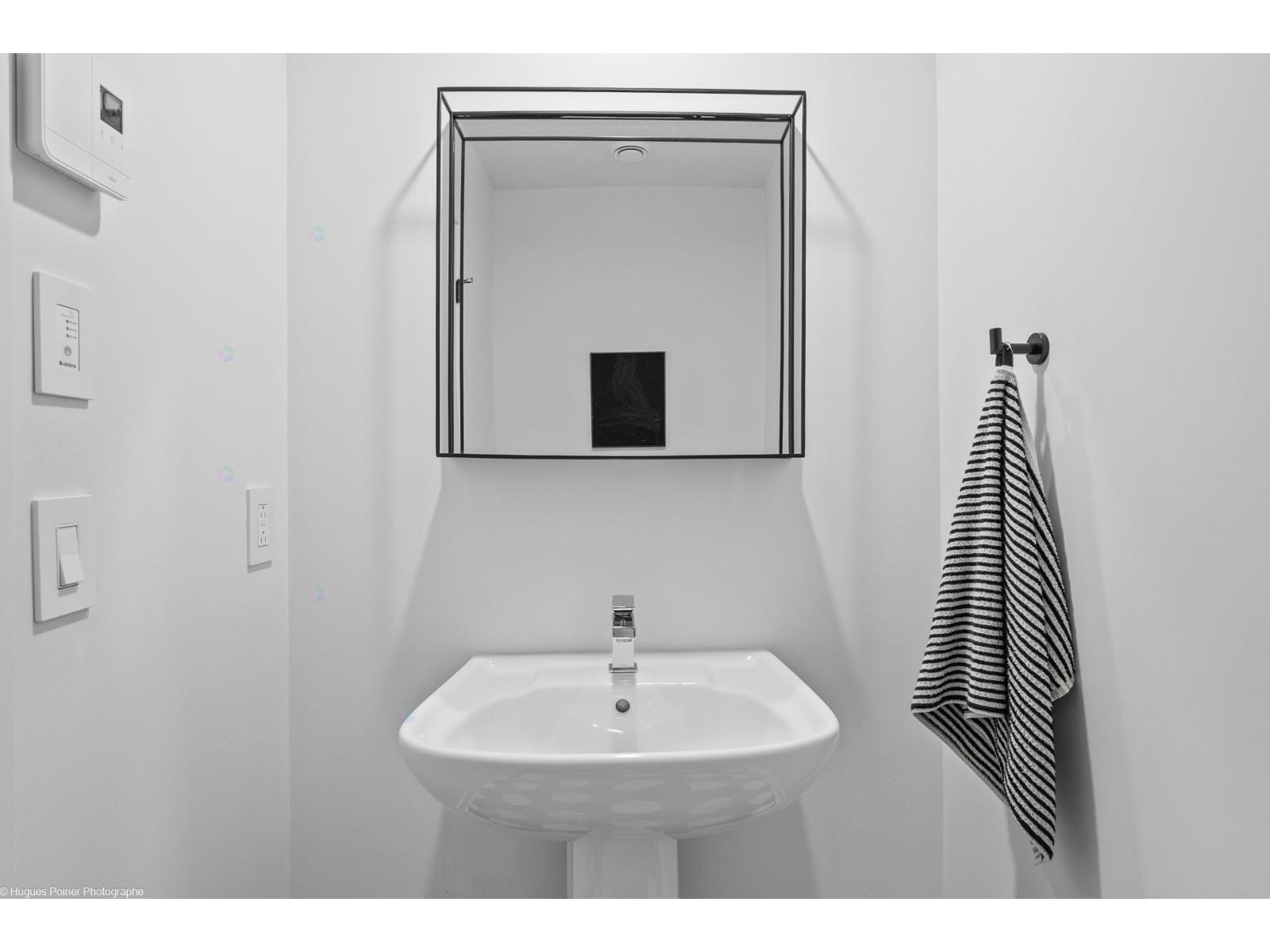 90 Rue du Vice-Roi La Prairie Quebec Canada J5R0T2 3