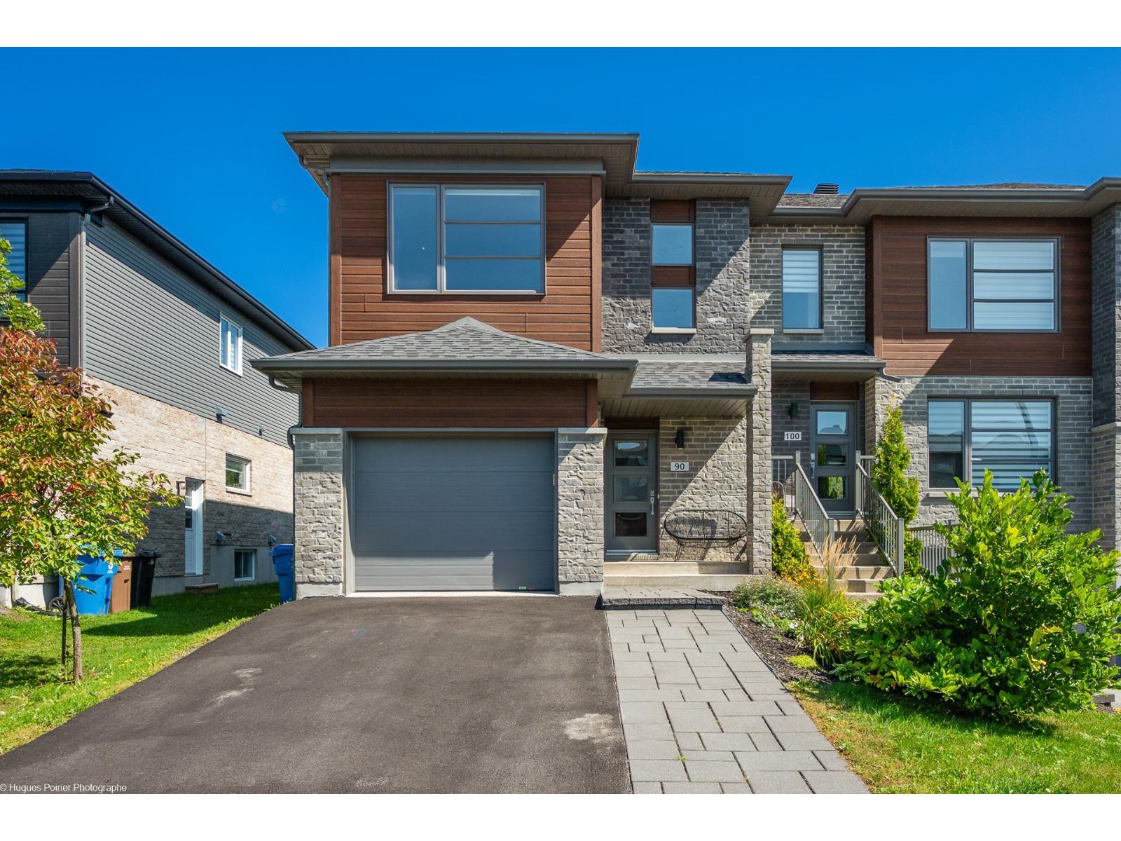 90 Rue du Vice-Roi La Prairie Quebec Canada J5R0T2
