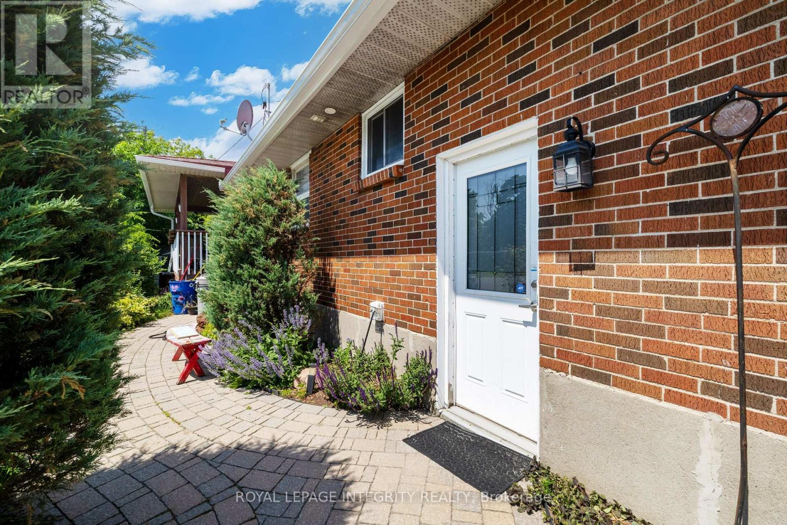 924 REX AVENUE, Ottawa, Ontario