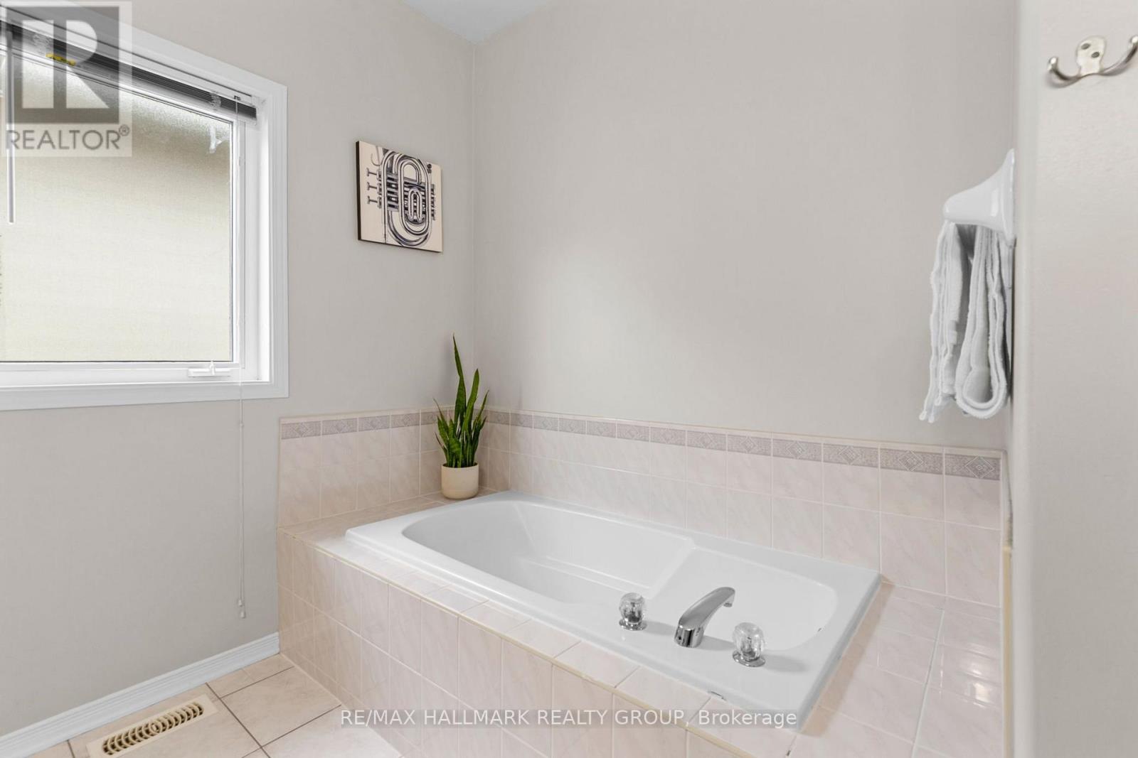 5 Rayburn Street, Ottawa, Ontario  K2K 3K8 - Photo 13 - X13816342