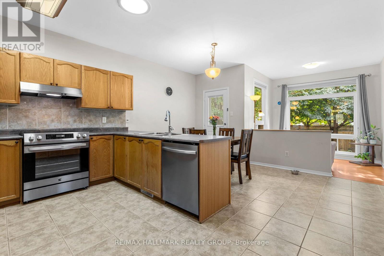 5 Rayburn Street, Ottawa, Ontario  K2K 3K8 - Photo 6 - X13816342
