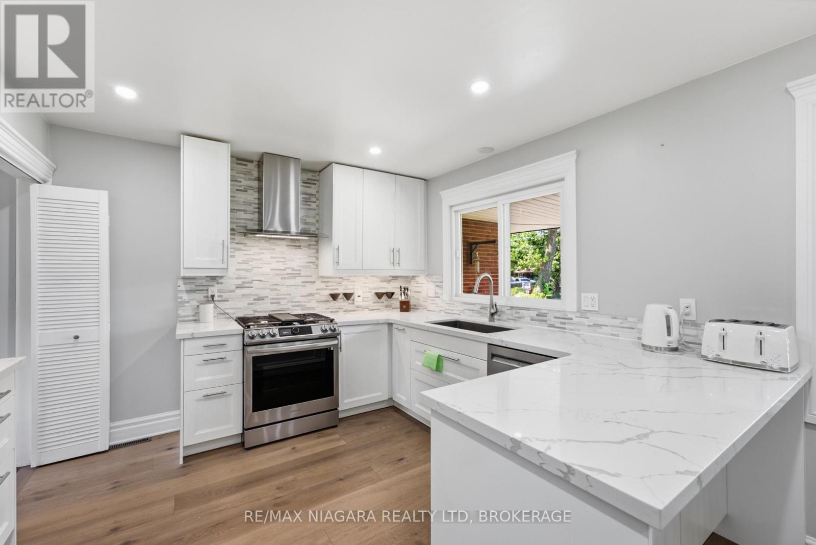 11 Richelieu Drive, St. Catharines (Vine/linwell), Ontario  L2M 2B7 - Photo 8 - X13816356