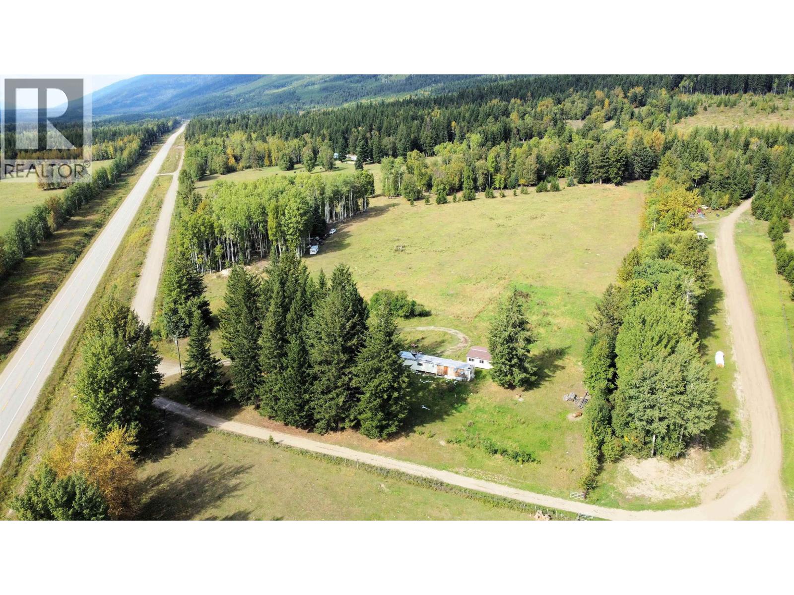 13490 Bunbury Road, Dunster, British Columbia  V0J 1J0 - Photo 3 - R3168471