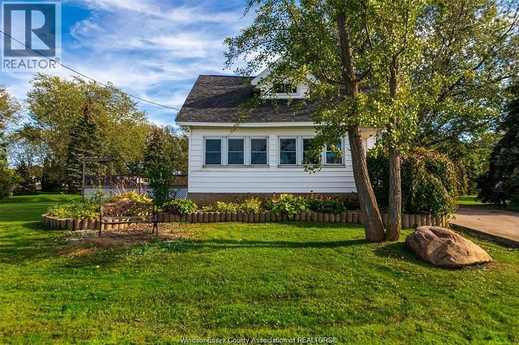 261 SOUTH RIVERVIEW DRIVE, Amherstburg, Ontario