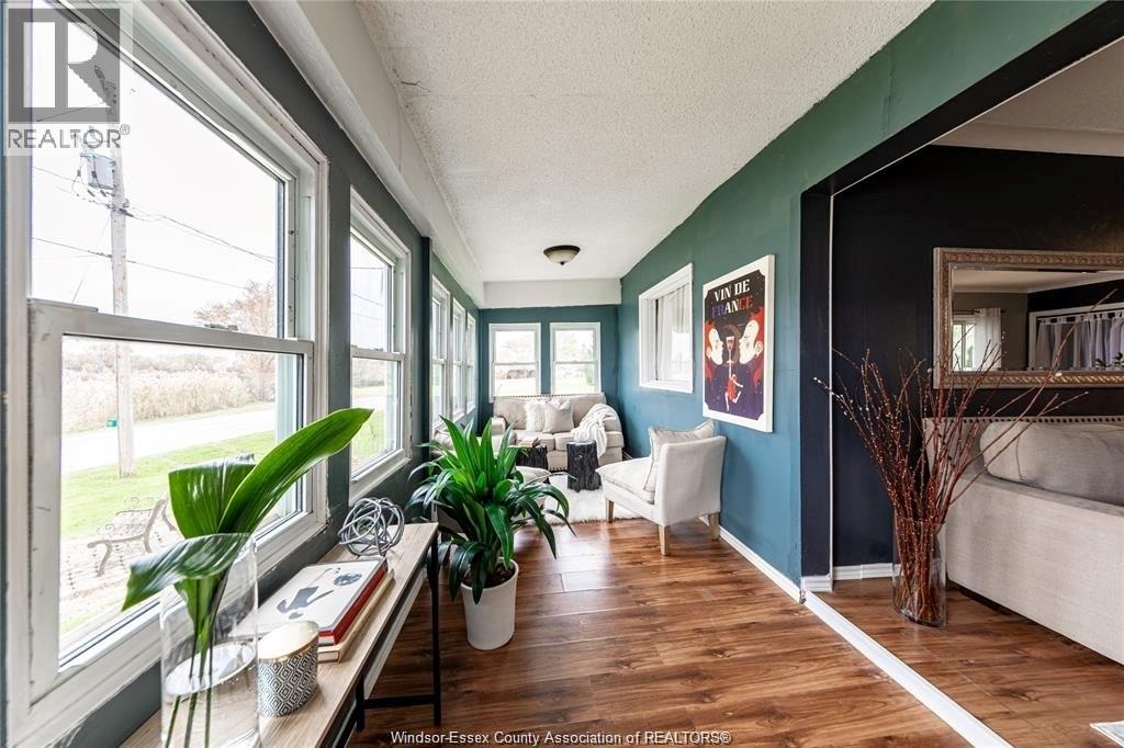 261 South Riverview Drive, Amherstburg, Ontario N9V 3R3 - Photo 4 - 26023333