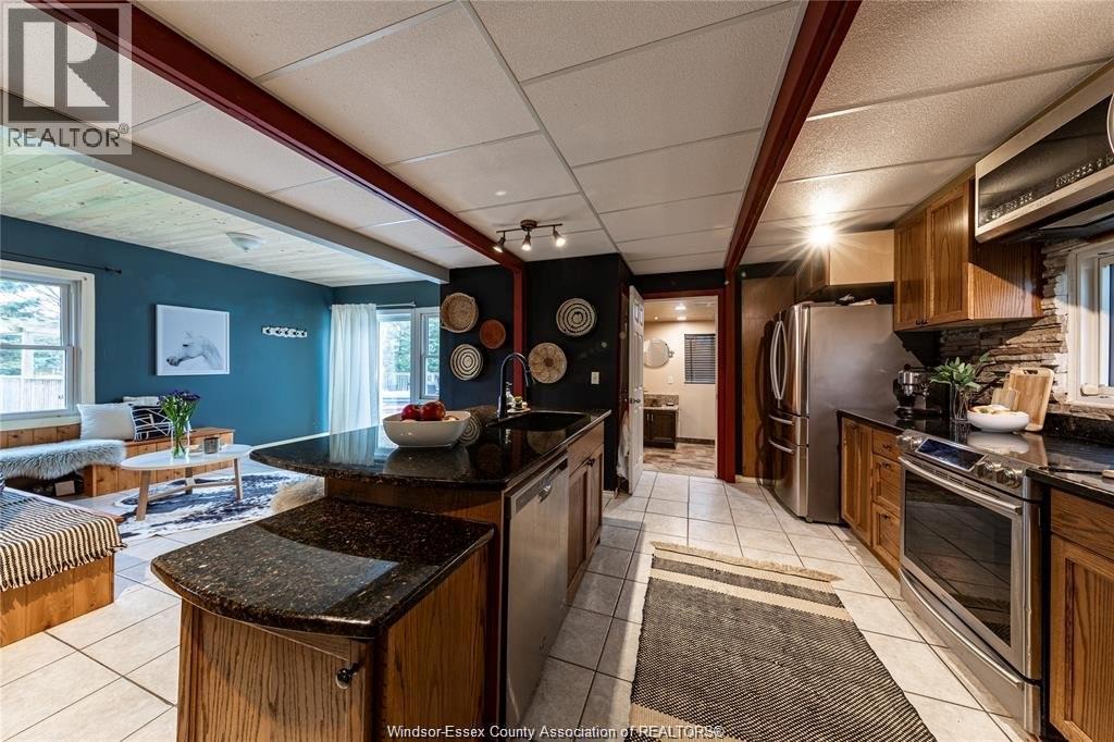 261 South Riverview Drive, Amherstburg, Ontario N9V 3R3 - Photo 8 - 26023333