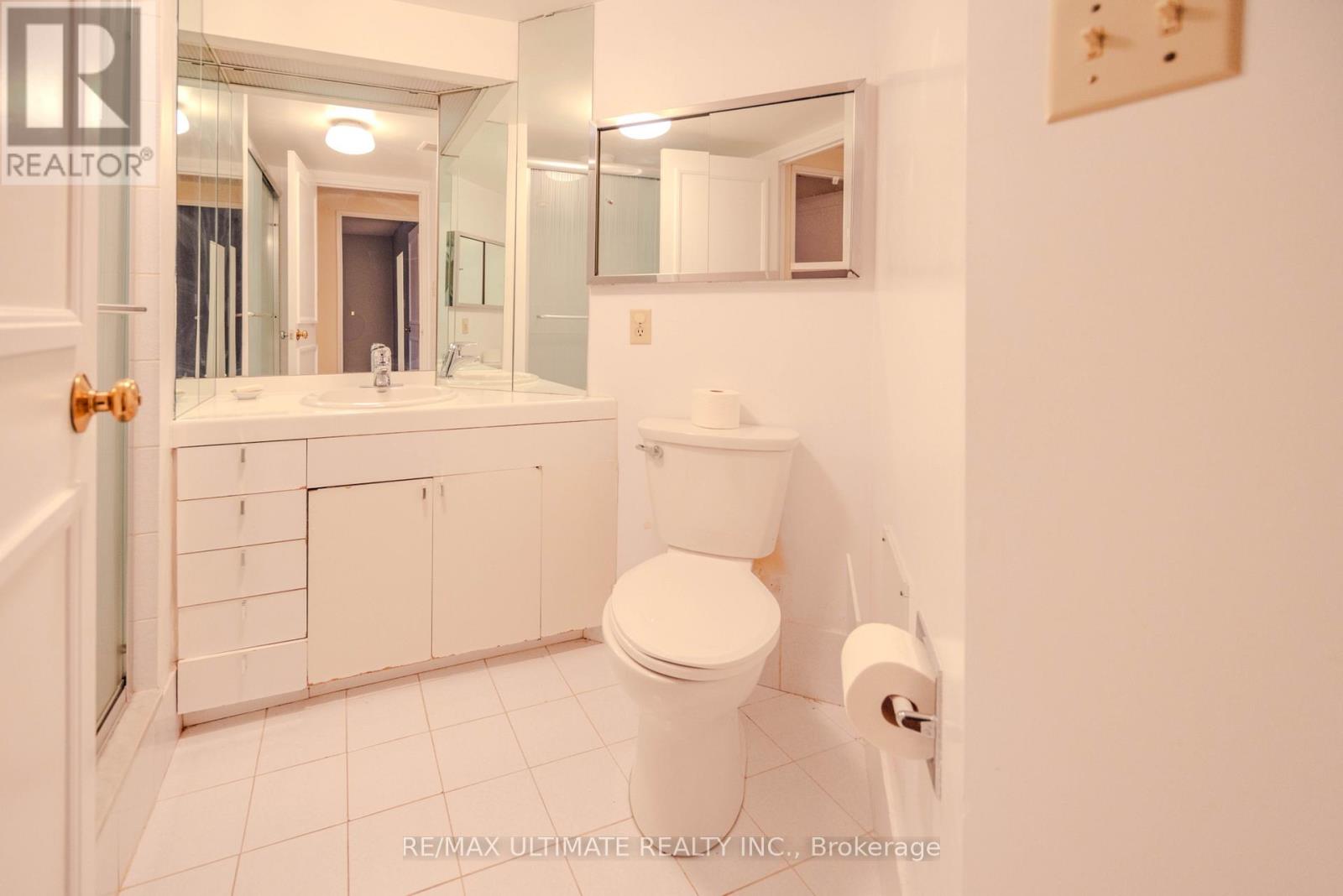 201 - 240 Heath Street W, Toronto, Ontario  M5P 3L5 - Photo 17 - C13816332