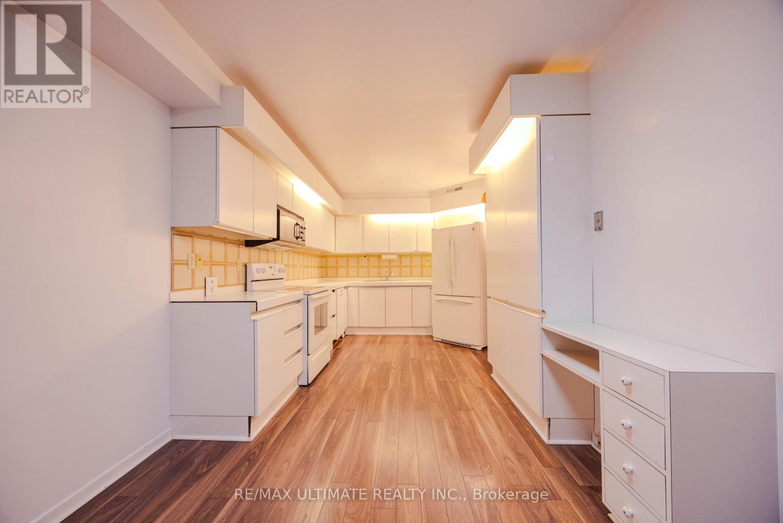 201 - 240 Heath Street W, Toronto, Ontario  M5P 3L5 - Photo 23 - C13816332