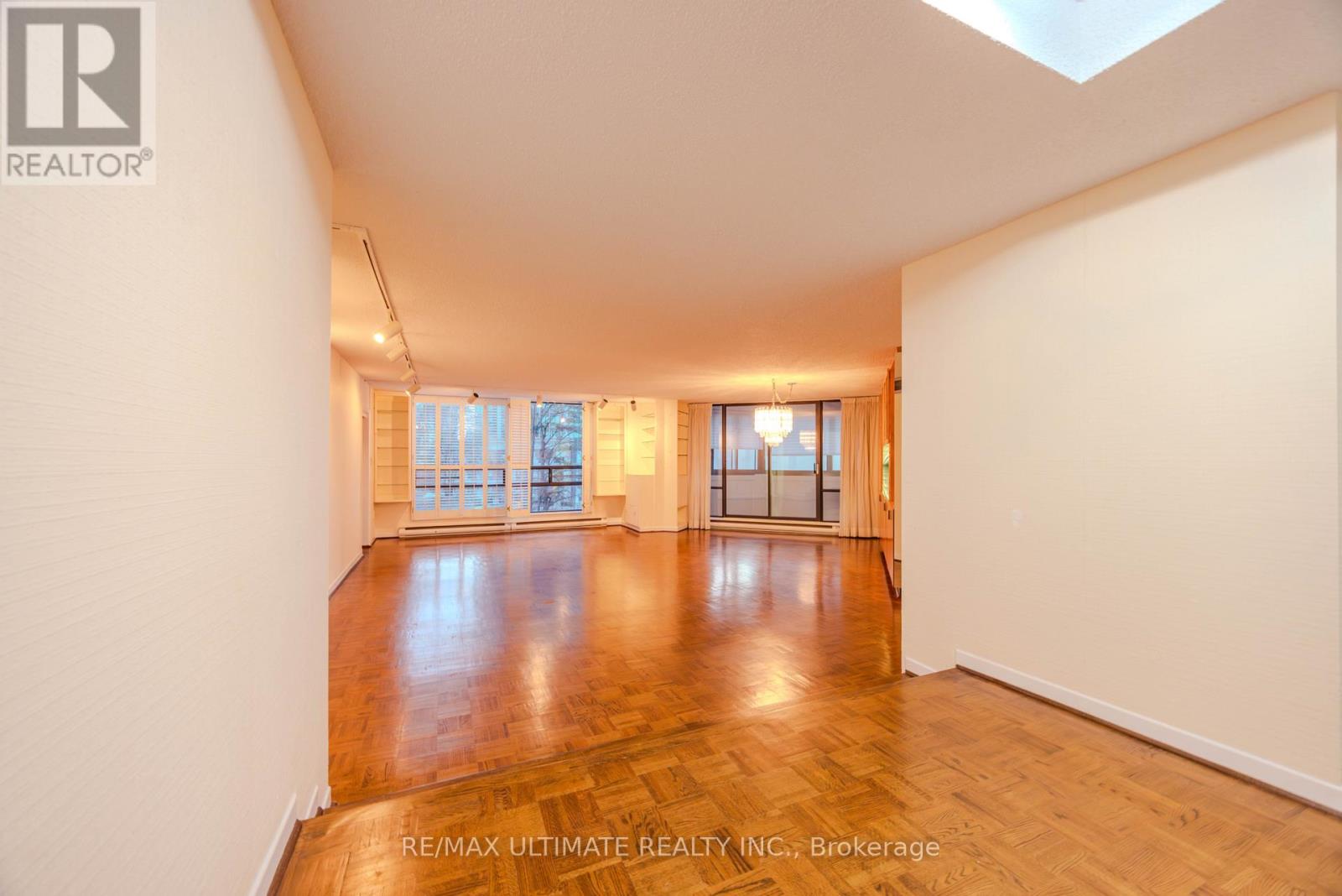 201 - 240 Heath Street W, Toronto, Ontario  M5P 3L5 - Photo 9 - C13816332