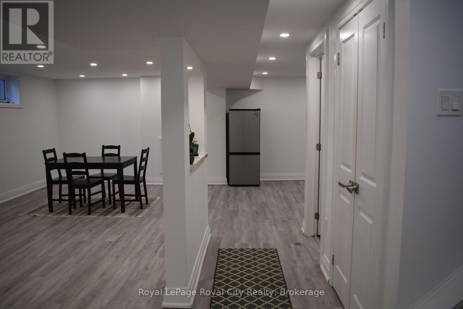 61 Nelson Court, Halton Hills, Ontario  L7J 1A5 - Photo 11 - W13816354