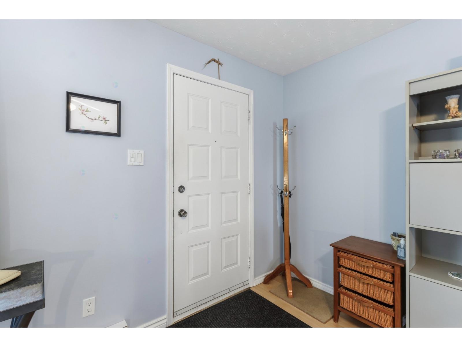 98 Rue Filiatreault Salaberry-de-Valleyfield Quebec Canada J6S5N8 4